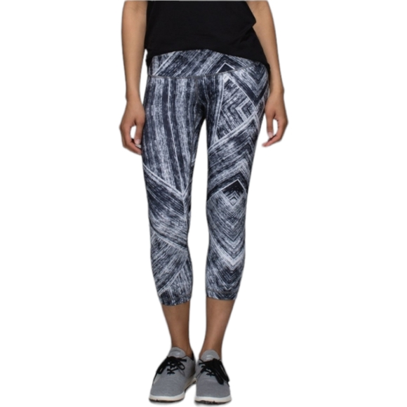 Lululemon Wunder Under Crops || - Picture 5 of 11